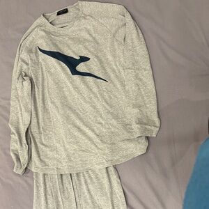 Qantas Business Class Gray Pajama Lounge Set NWOT